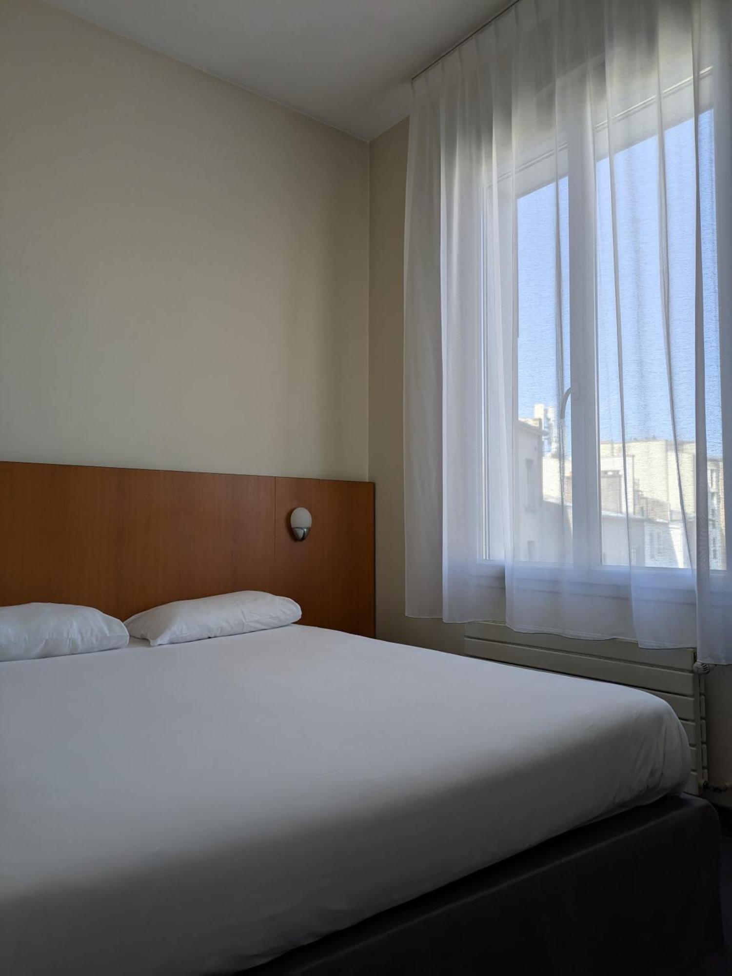 Hotel De La Gare Брест Екстер'єр фото