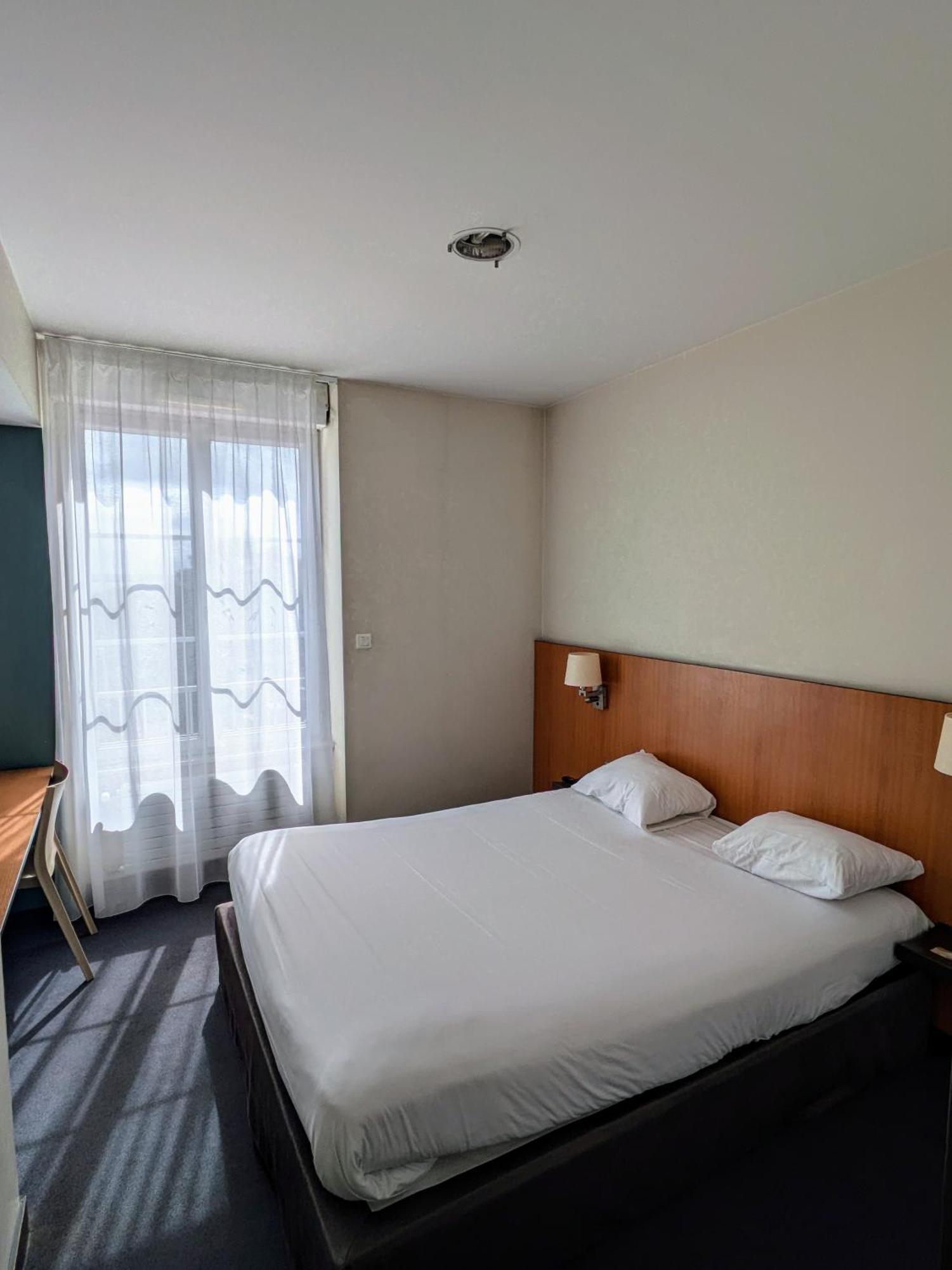 Hotel De La Gare Брест Екстер'єр фото