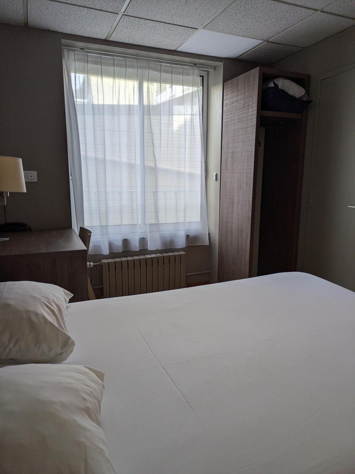 Hotel De La Gare Брест Екстер'єр фото